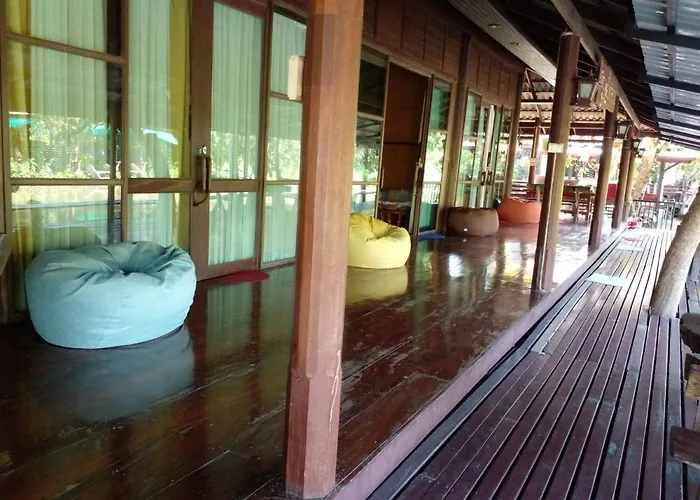 Baansuanleelawadee Resort Amphawa